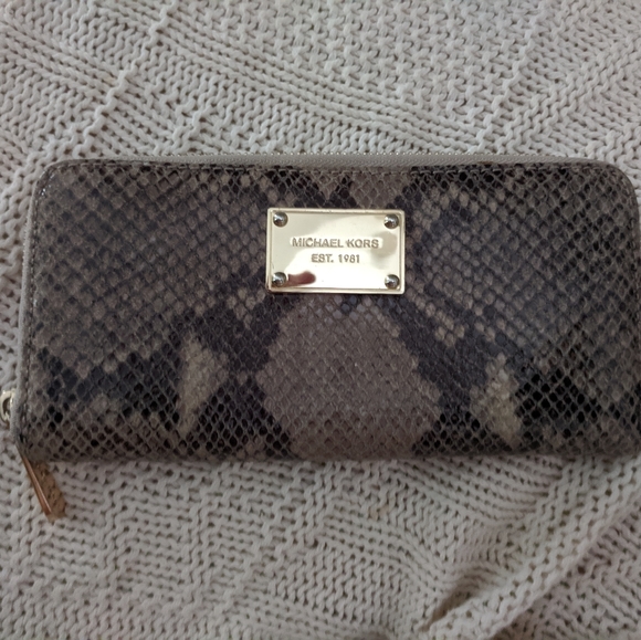 Michael Kors Embossed Python Wallet - Picture 7 of 7